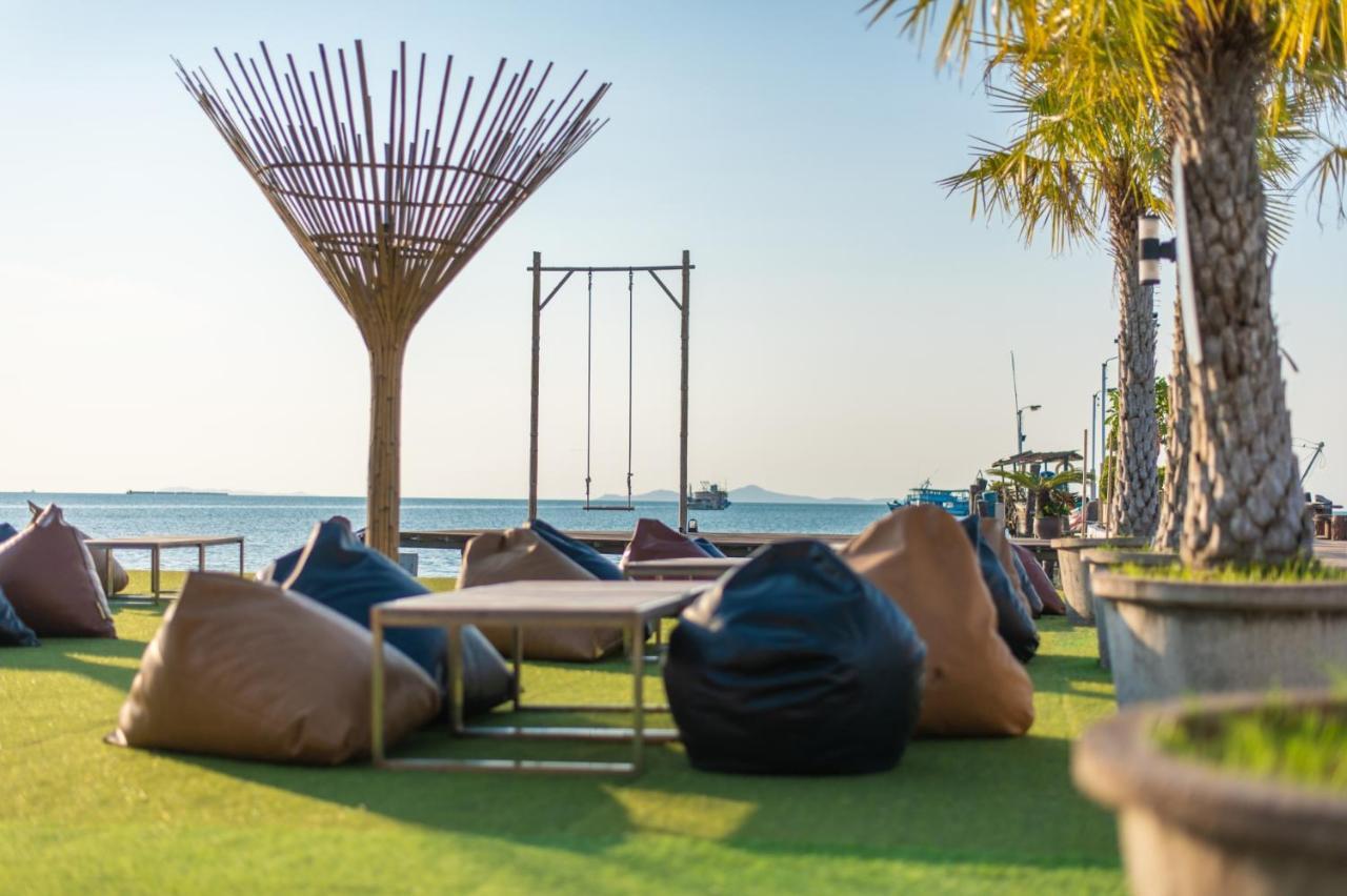 Baan Tah On The Sea Hotel Bang Sare Exterior photo