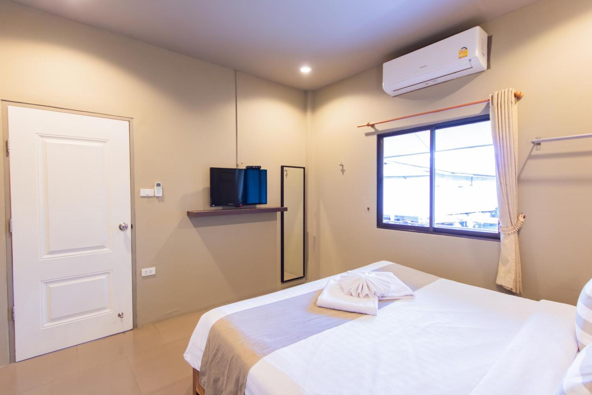 Baan Tah On The Sea Hotel Bang Sare Exterior photo